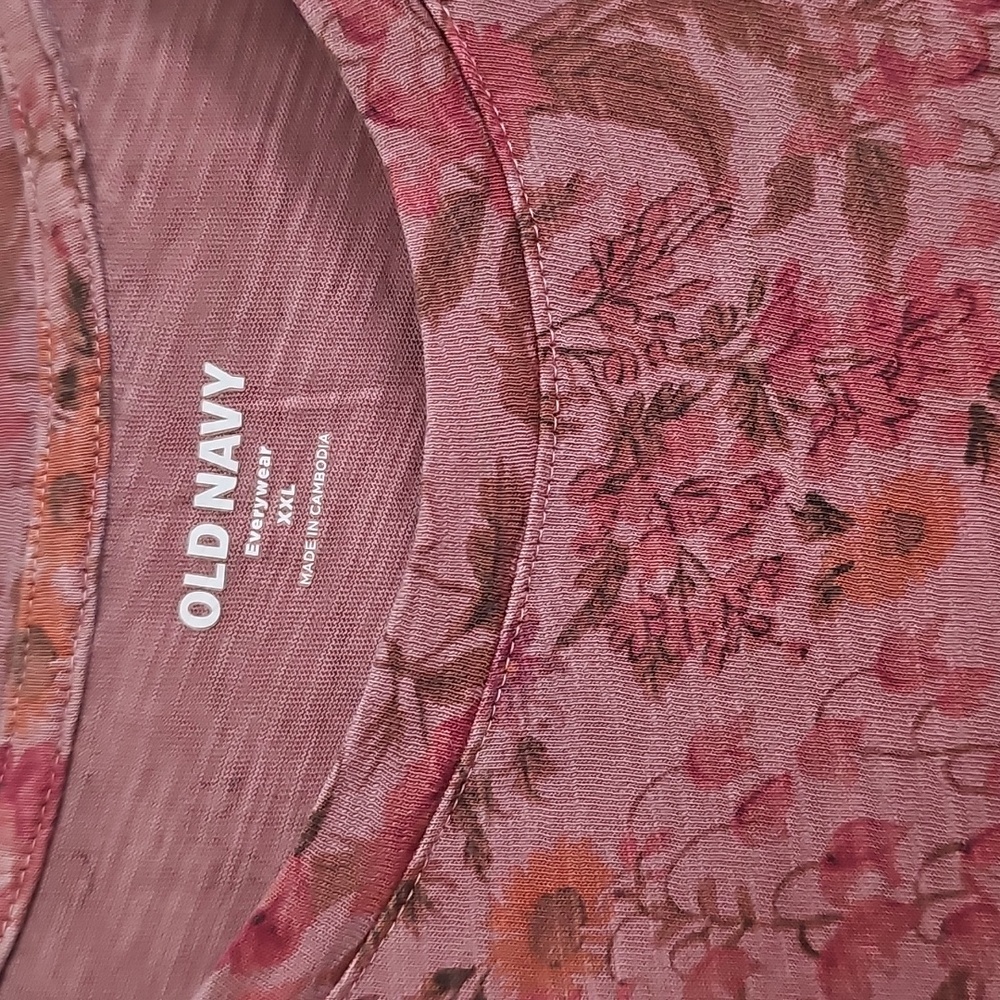Old Navy Women's Pink Floral Top - Picture 3 of 4
